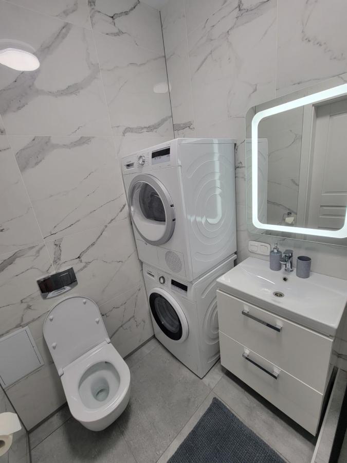 Warm & Cozy Apartment In The Heart Of Historical Lviv Exteriör bild
