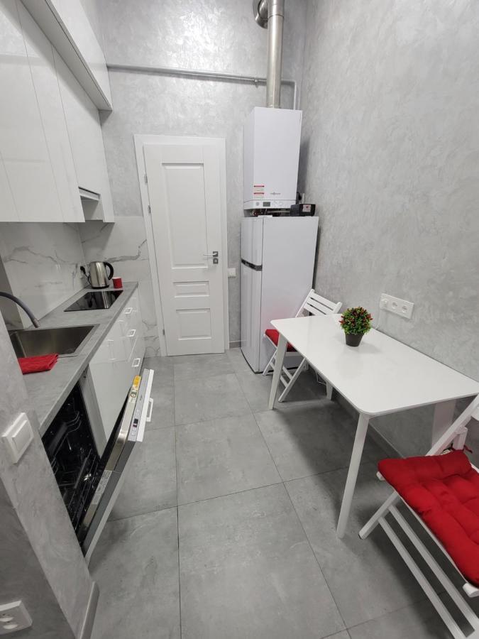 Warm & Cozy Apartment In The Heart Of Historical Lviv Exteriör bild