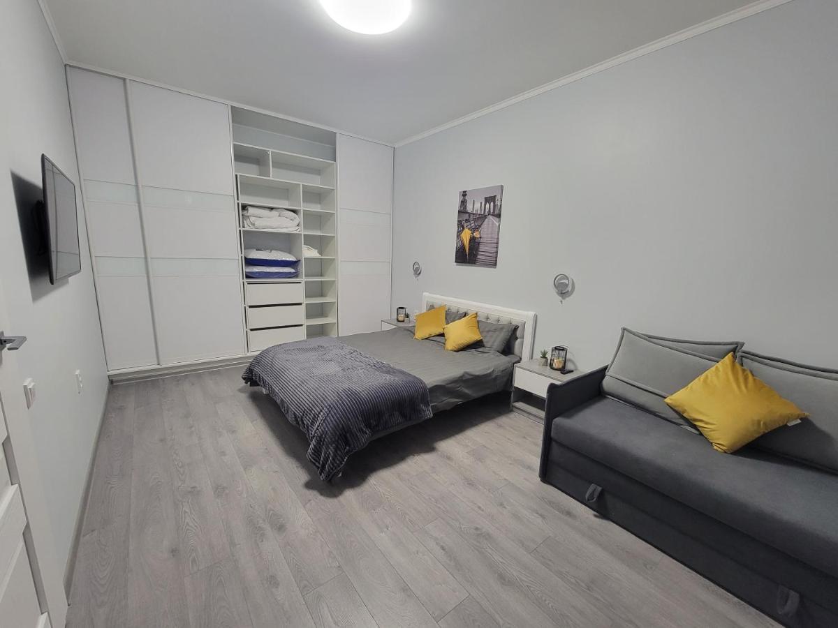 Warm & Cozy Apartment In The Heart Of Historical Lviv Exteriör bild