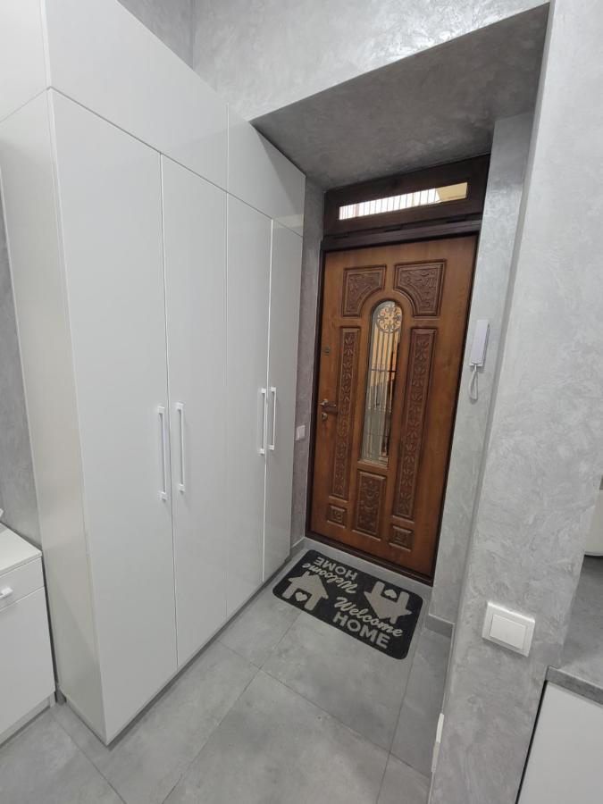 Warm & Cozy Apartment In The Heart Of Historical Lviv Exteriör bild